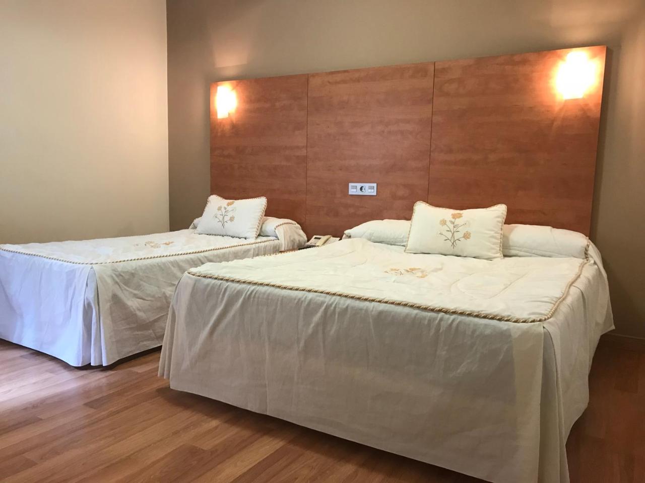 Hotel Acebos Azabache Gijón Zewnętrze zdjęcie